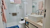 Casa Familiar com Piscina Privativa em Zimbros