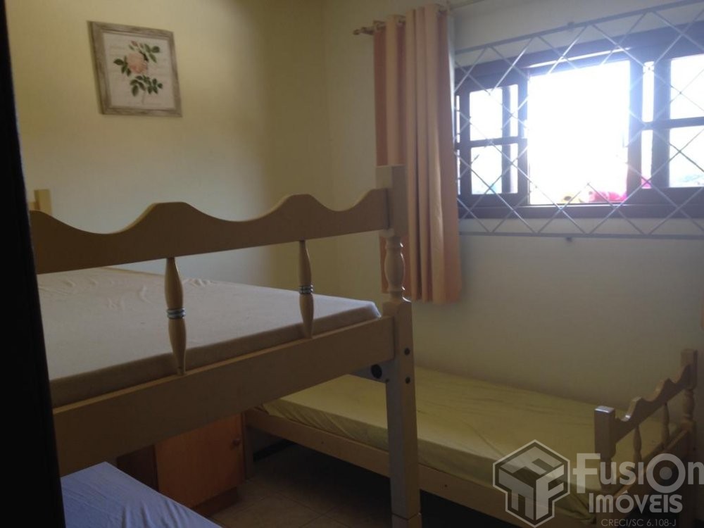 Casa Ampla com Piscina  350m da Praia de Mariscal