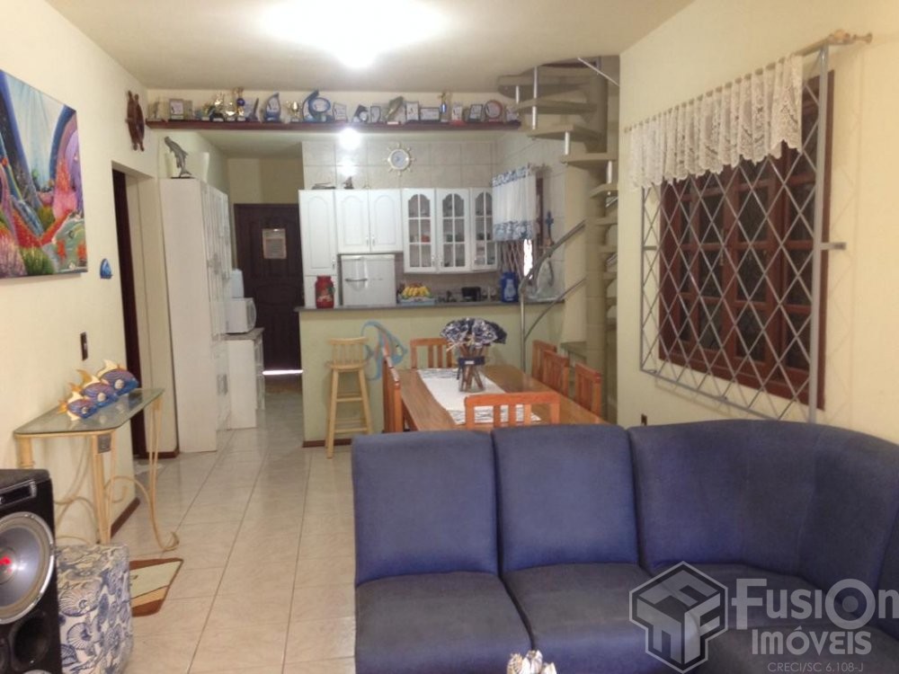 Casa Ampla com Piscina  350m da Praia de Mariscal