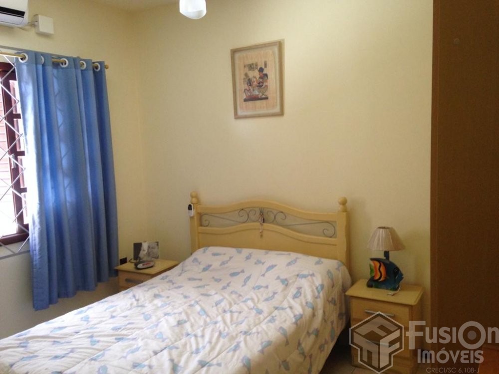 Casa Ampla com Piscina  350m da Praia de Mariscal