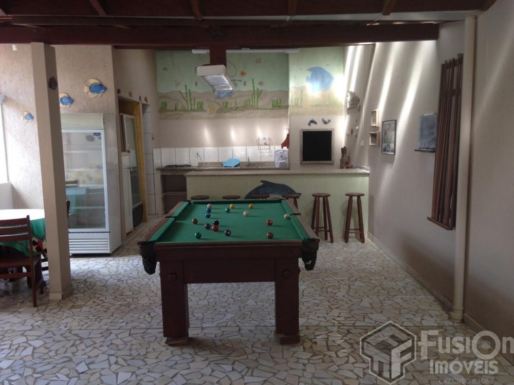 Casa Ampla com Piscina  350m da Praia de Mariscal