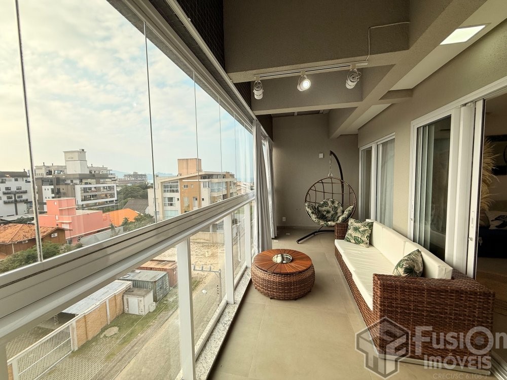 Cobertura Duplex a 240m da Praia de Canto Grande -