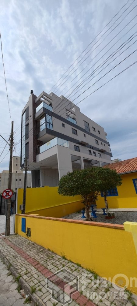 Apartamento a 180m da Praia de Mariscal  Conforto