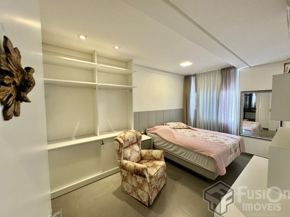 Amplo Apartamento a 80m da Praia de Mariscal