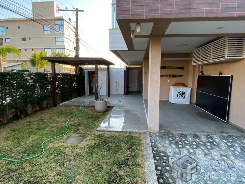 Amplo Apartamento a 80m da Praia de Mariscal