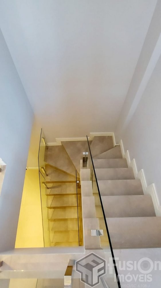 Cobertura duplex, finamente mobiliada, vista mar!