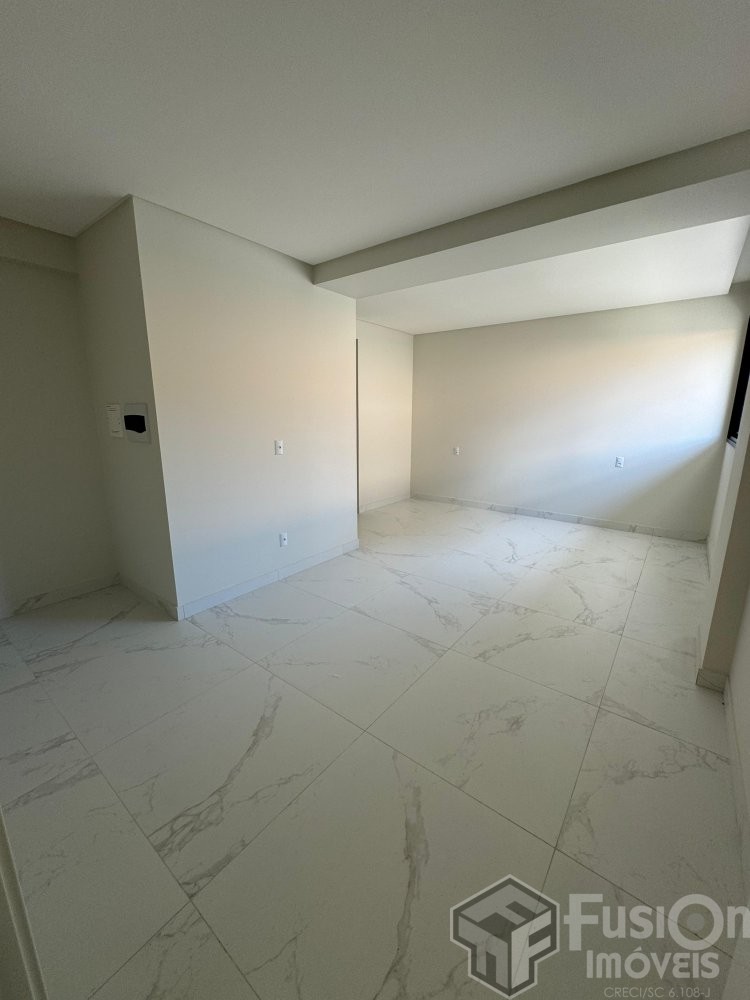 Apto Garden com 02 suites e 02 vagas.