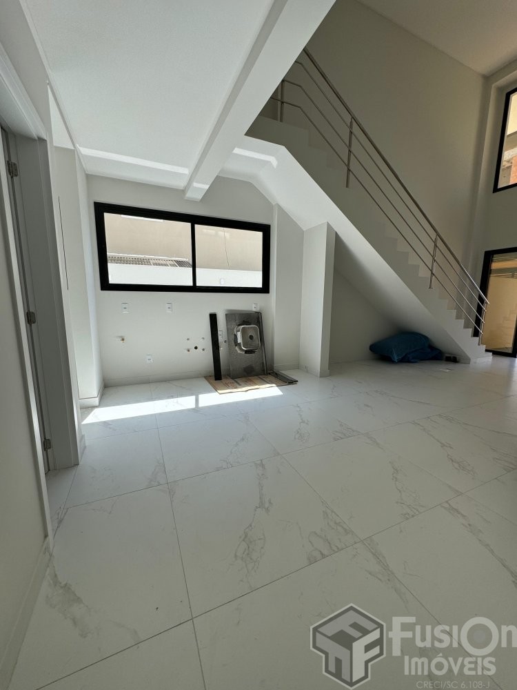 Apto Garden com 02 suites e 02 vagas.