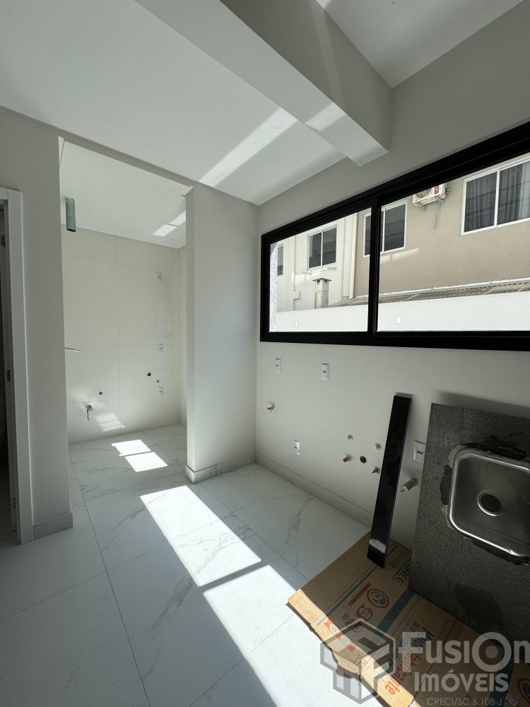 Apto Garden com 02 suites e 02 vagas.