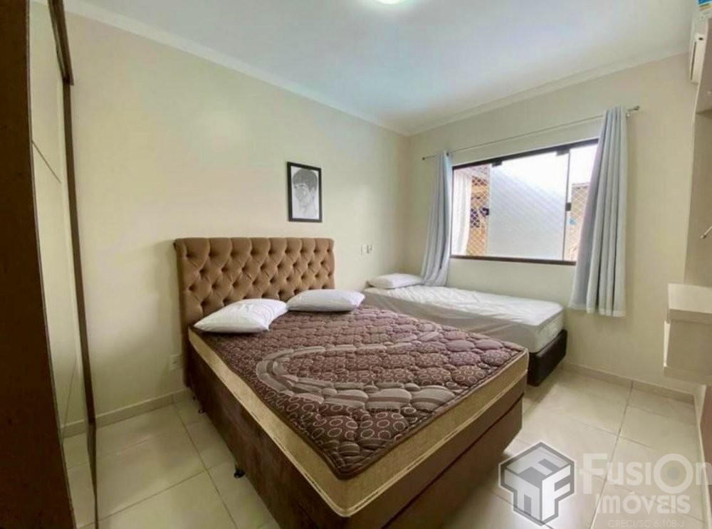 Casa com piscina Zimbros