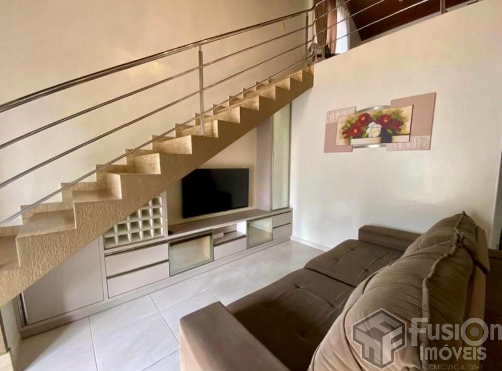 Casa com piscina Zimbros