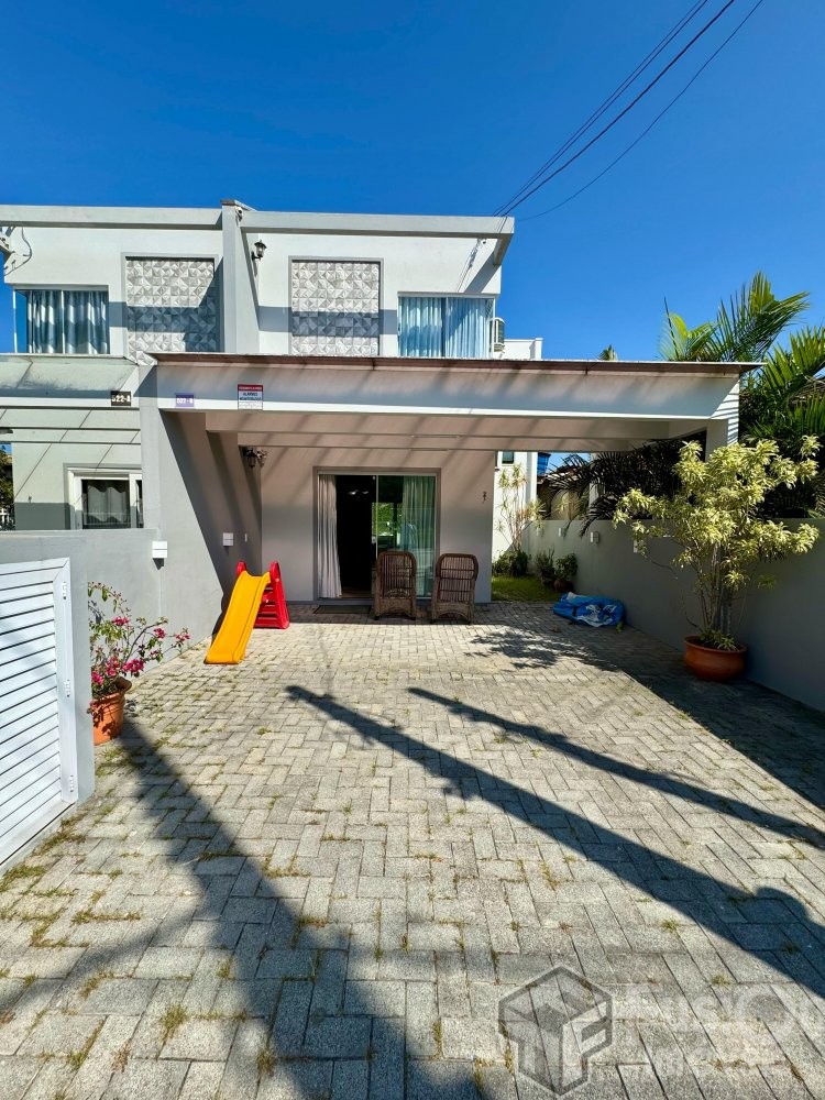 Sobrado no Zimbros 150m do mar