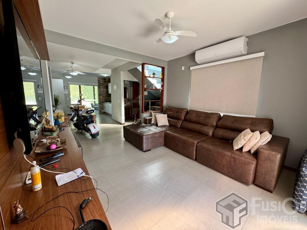 Sobrado no Zimbros 150m do mar