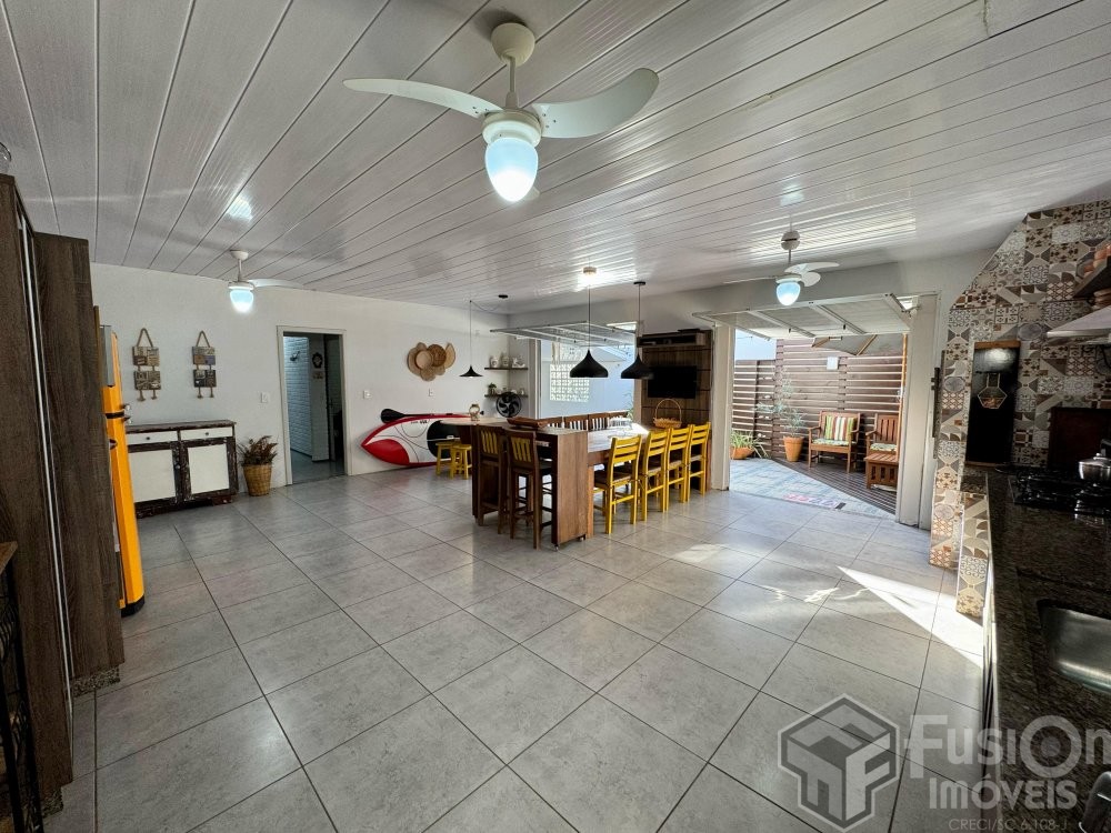 Casa quadra mar no Zimbros