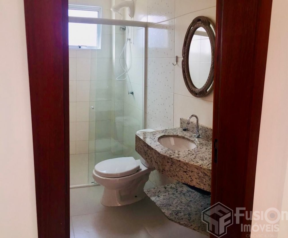 Apartamento 02 dormitrios na Praia do Mariscal