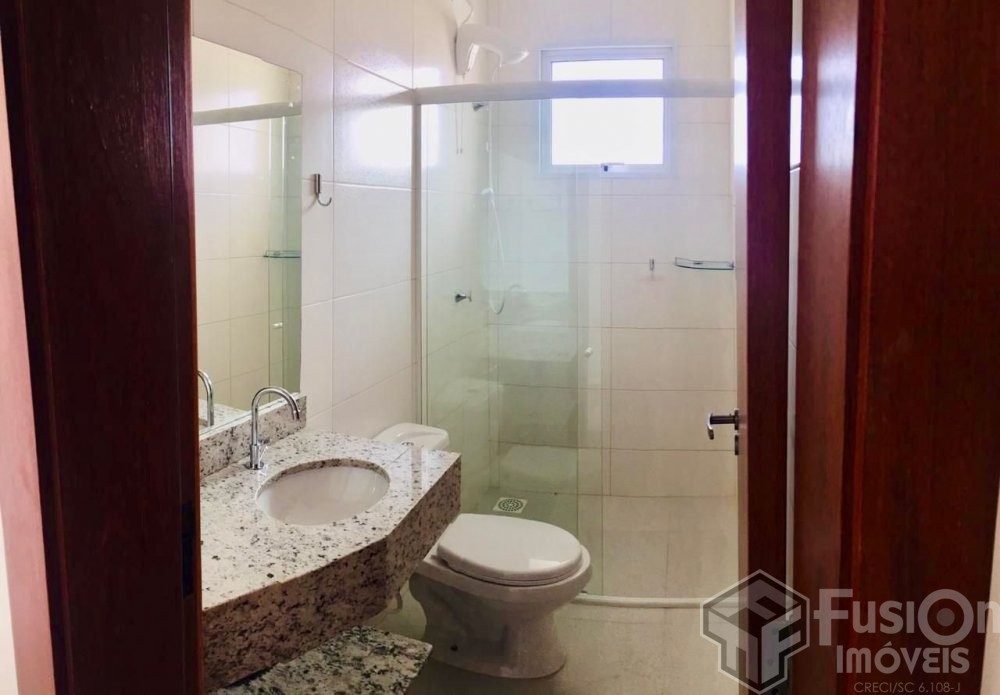 Apartamento 02 dormitrios na Praia do Mariscal