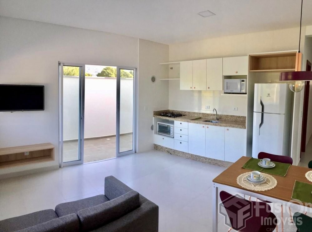 Apartamento 02 dormitrios na Praia do Mariscal