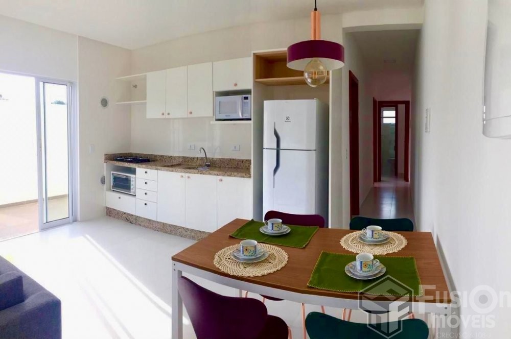 Apartamento 02 dormitrios na Praia do Mariscal