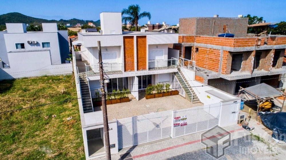 Apartamento 02 dormitrios na Praia do Mariscal