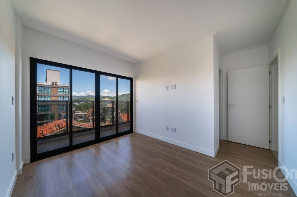 Cobertura Duplex a 170m do mar de Mariscal