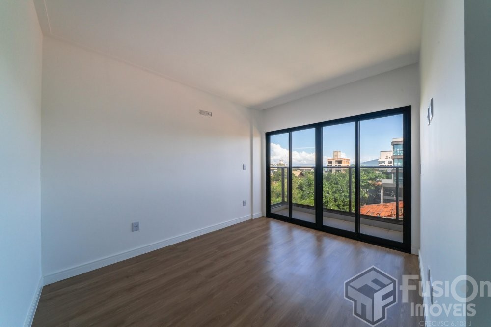 Cobertura Duplex a 170m do mar de Mariscal