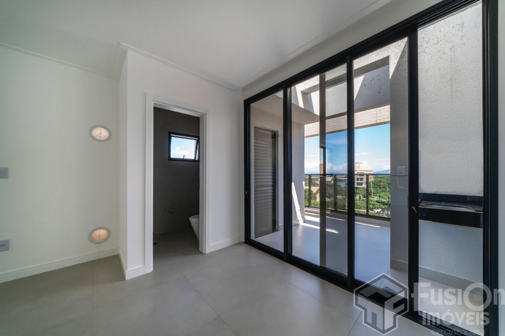 Cobertura Duplex a 170m do mar de Mariscal