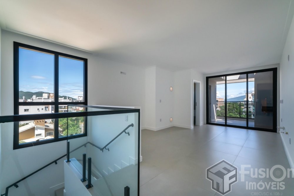 Cobertura Duplex a 170m do mar de Mariscal