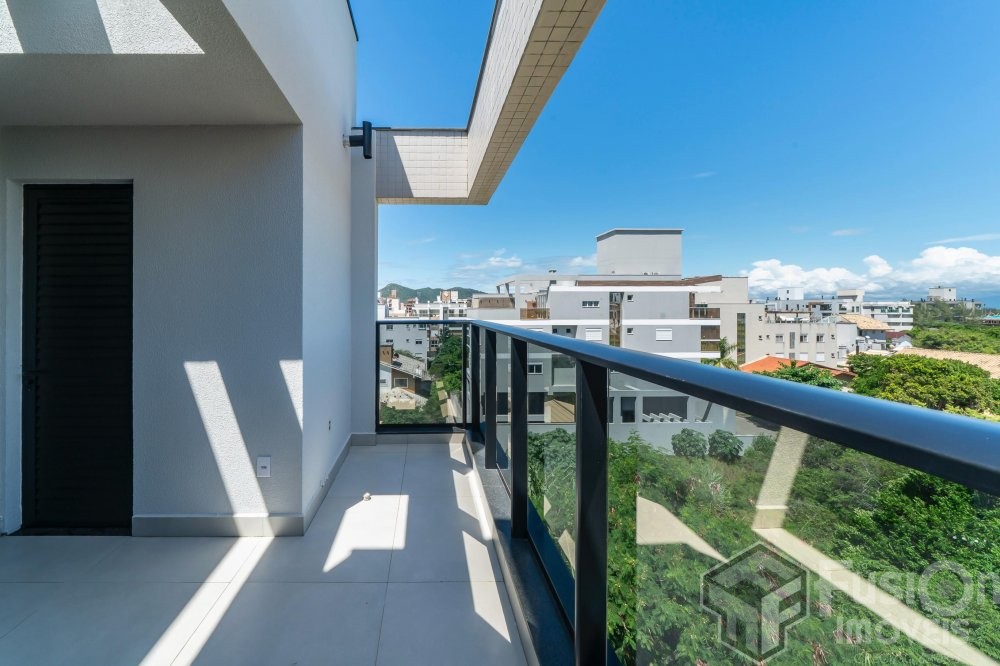 Cobertura Duplex a 170m do mar de Mariscal