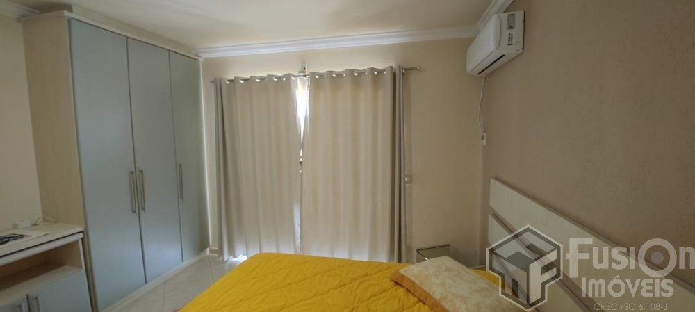 Apartamento com Vista Lateral do Mar a 100m da Pra