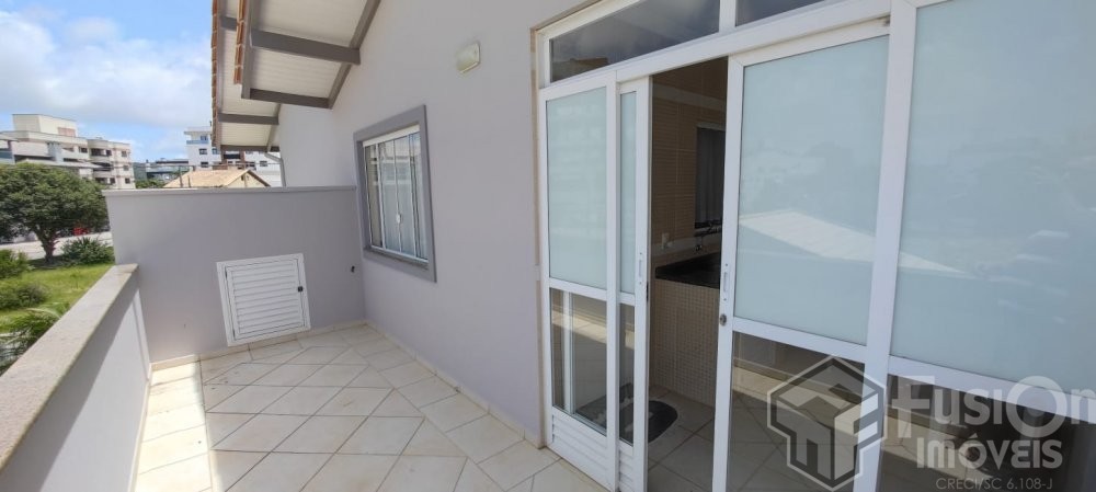 Apartamento com Vista Lateral do Mar a 100m da Pra