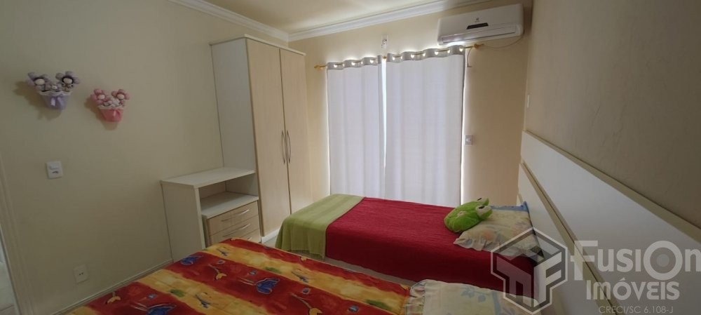 Apartamento com Vista Lateral do Mar a 100m da Pra