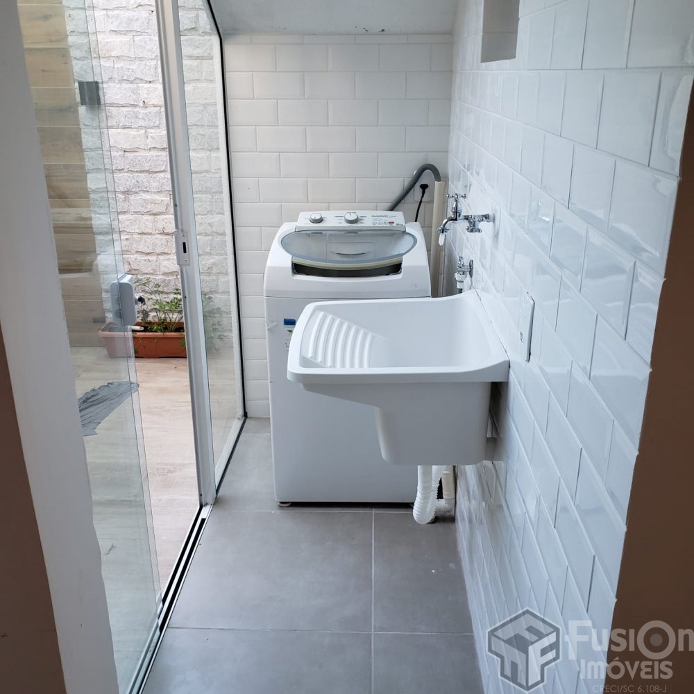 Sobrado no Residencial Cores do Mariscal  220m da