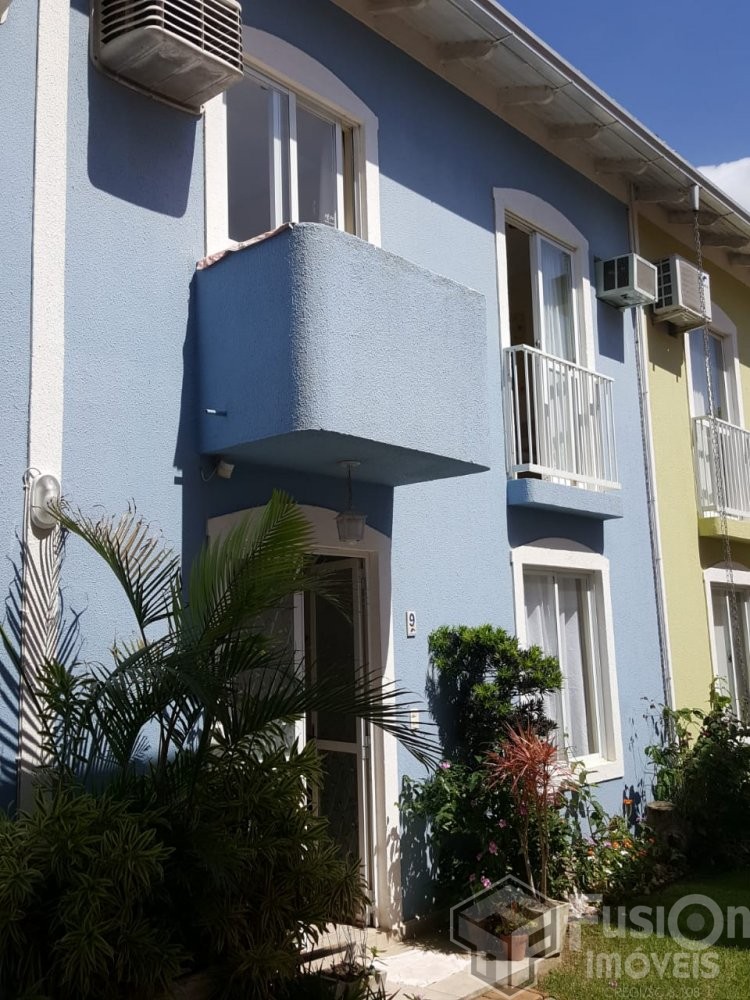 Sobrado no Residencial Cores do Mariscal  220m da