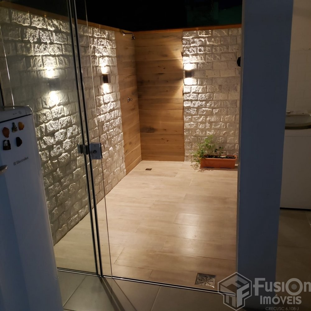 Sobrado no Residencial Cores do Mariscal  220m da