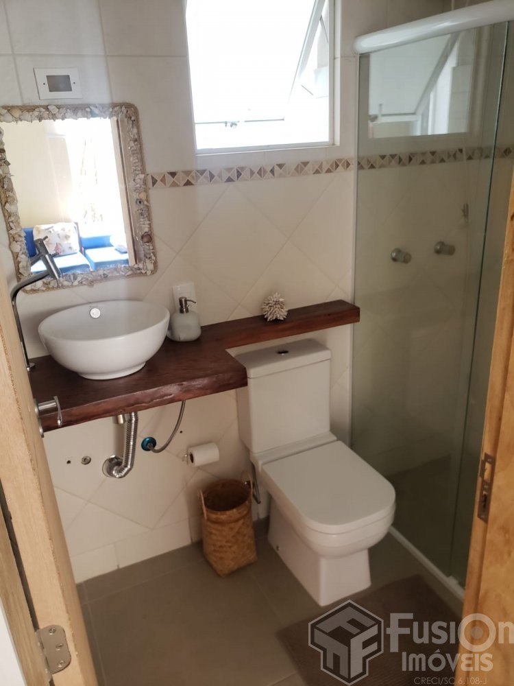 Sobrado no Residencial Cores do Mariscal  220m da