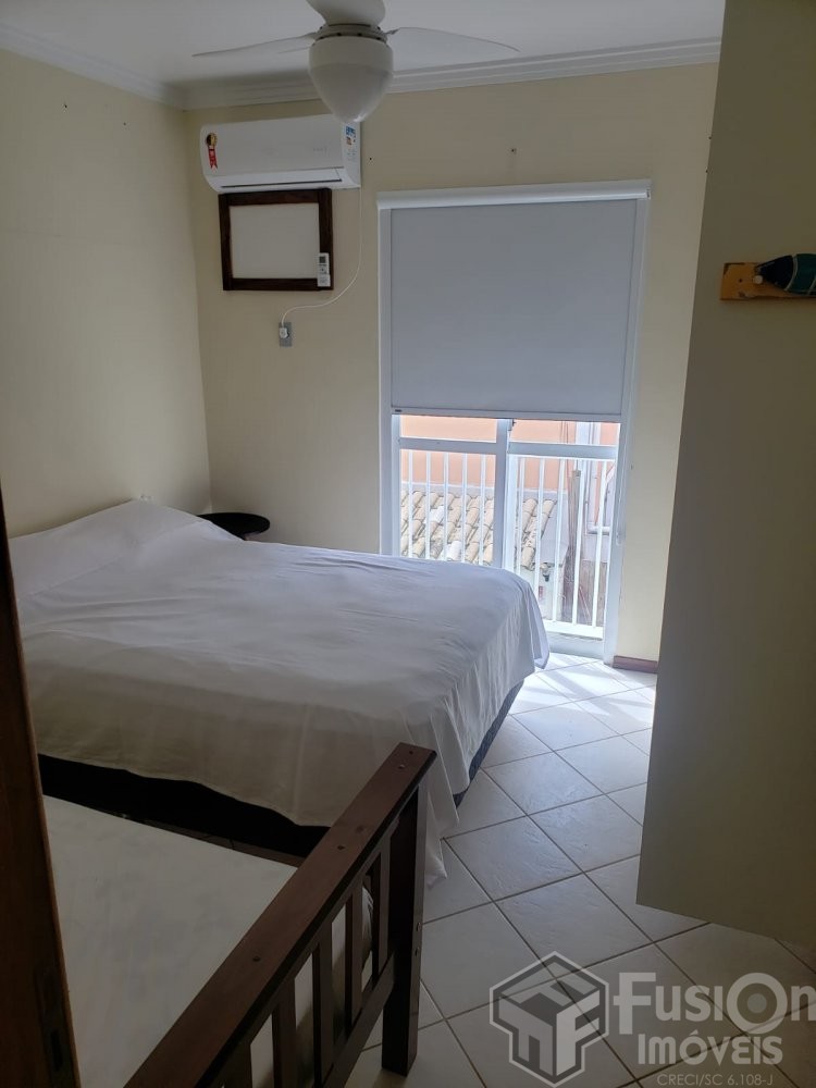 Sobrado no Residencial Cores do Mariscal  220m da