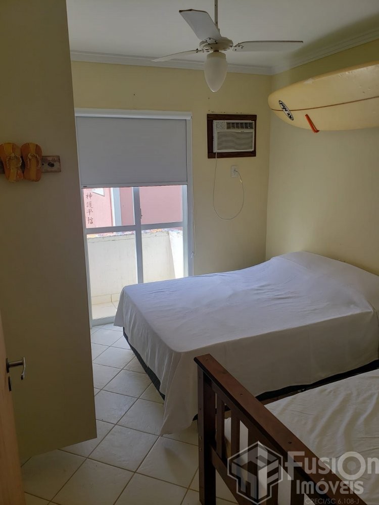 Sobrado no Residencial Cores do Mariscal  220m da