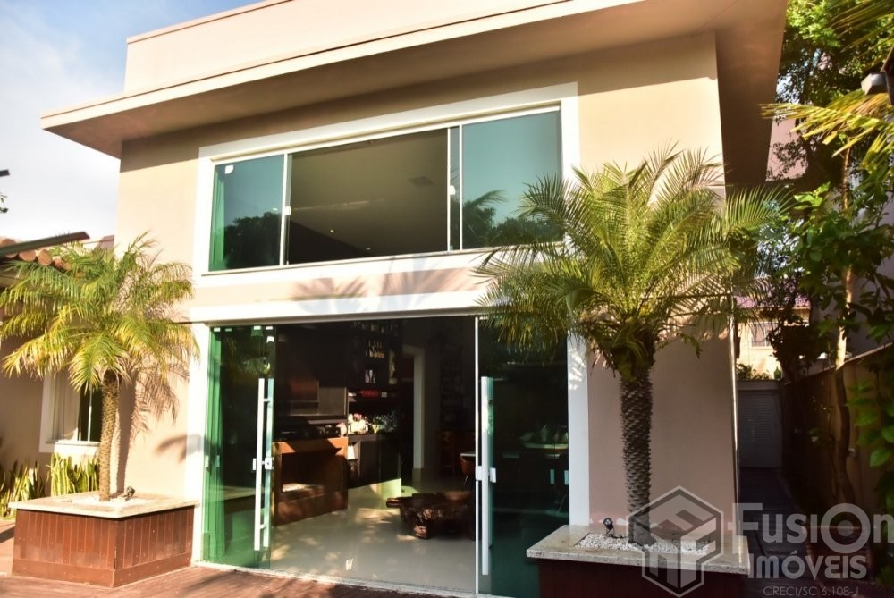 Casa com Piscina p/ at 11 pessoas na Praia de Mar