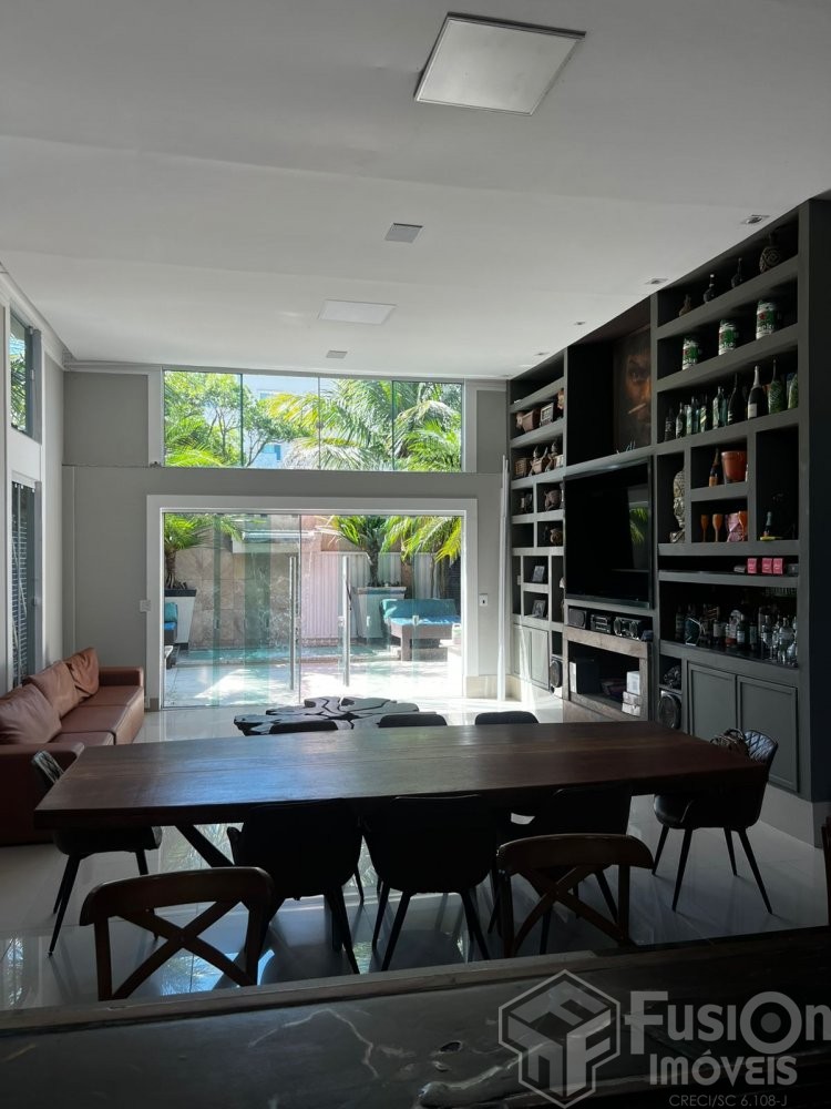 Casa com Piscina p/ at 11 pessoas na Praia de Mar