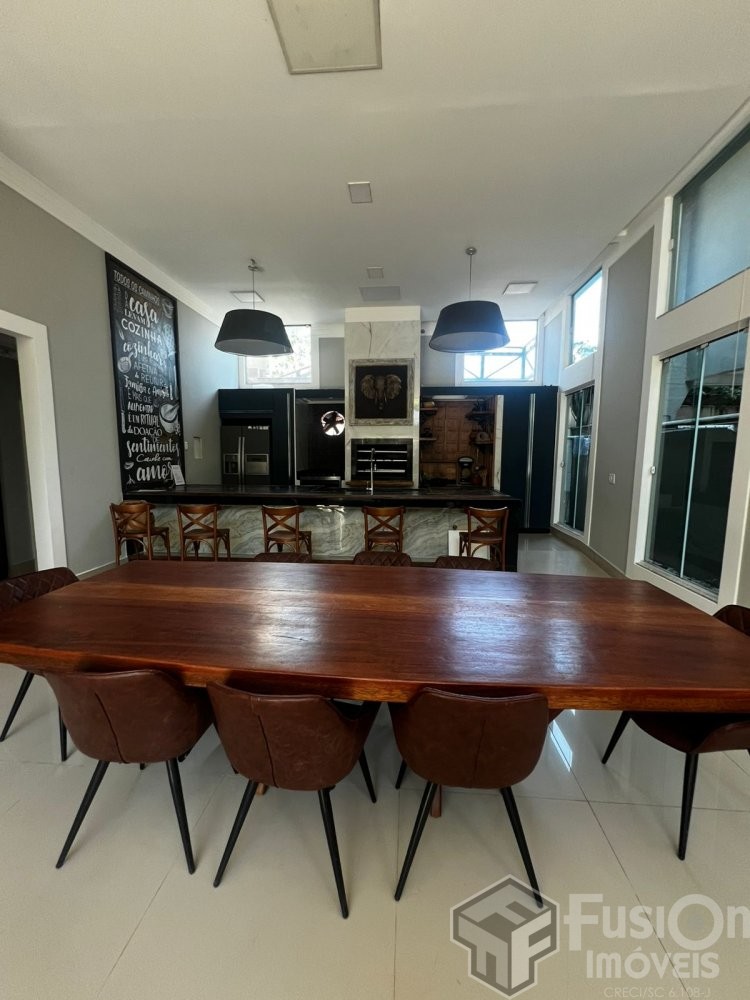 Casa com Piscina p/ at 11 pessoas na Praia de Mar