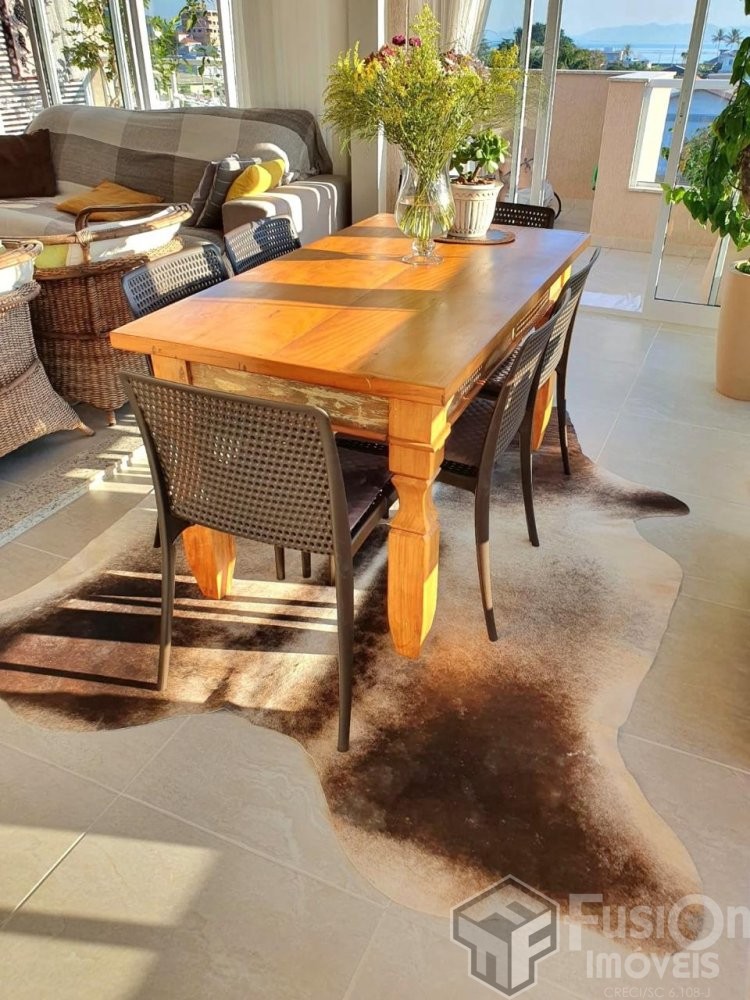 Linda Cobertura com vista mar