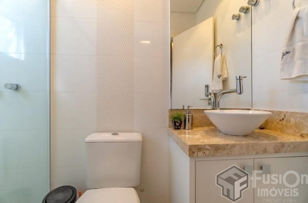 Linda Cobertura com vista mar