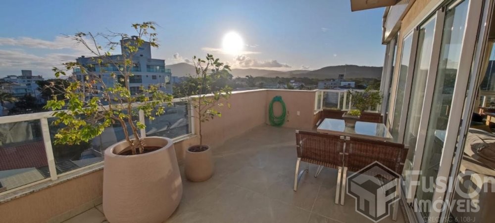 Linda Cobertura com vista mar