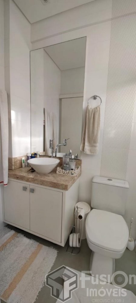 Linda Cobertura com vista mar