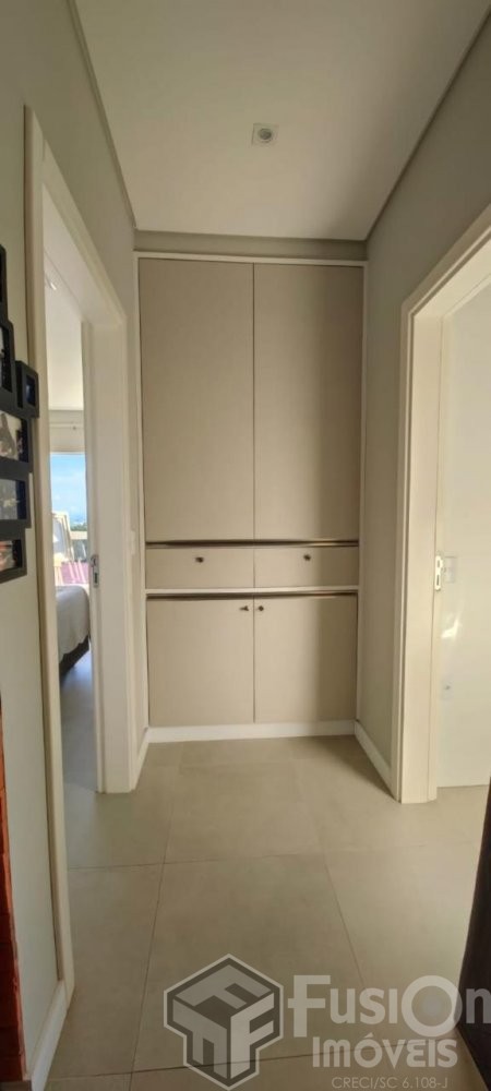 Linda Cobertura com vista mar