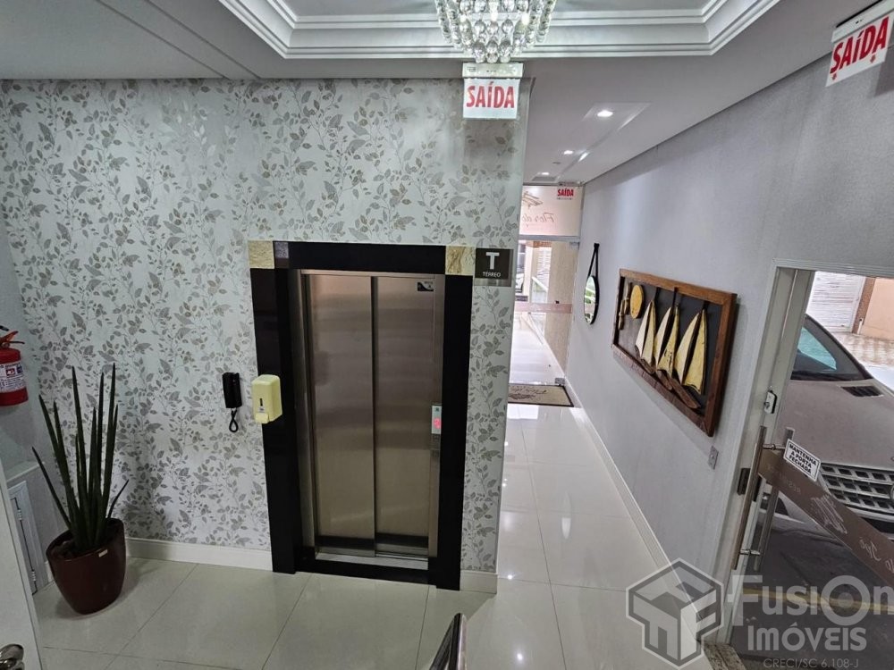 Linda Cobertura com vista mar