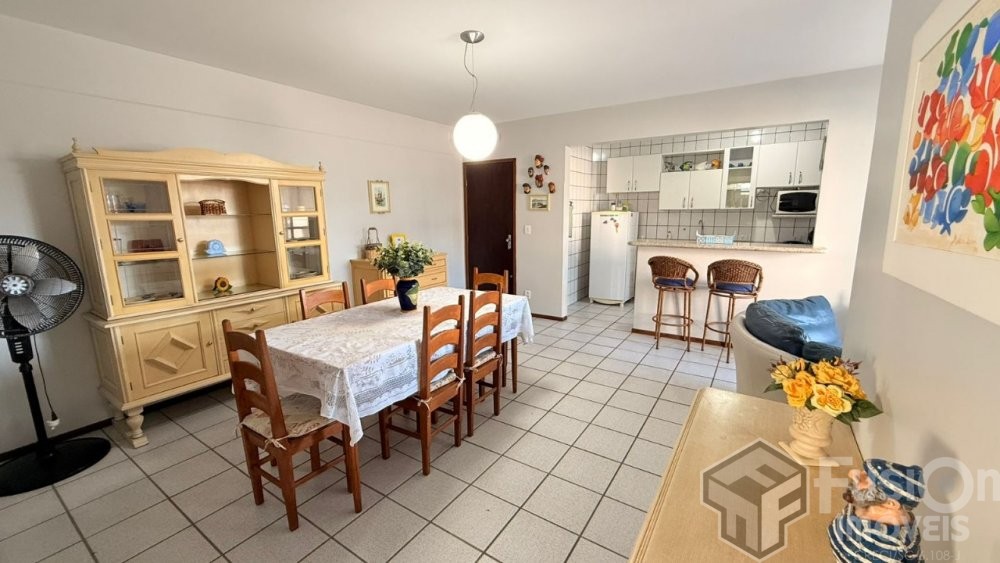 Apartamento 50m da Praia de Bombas