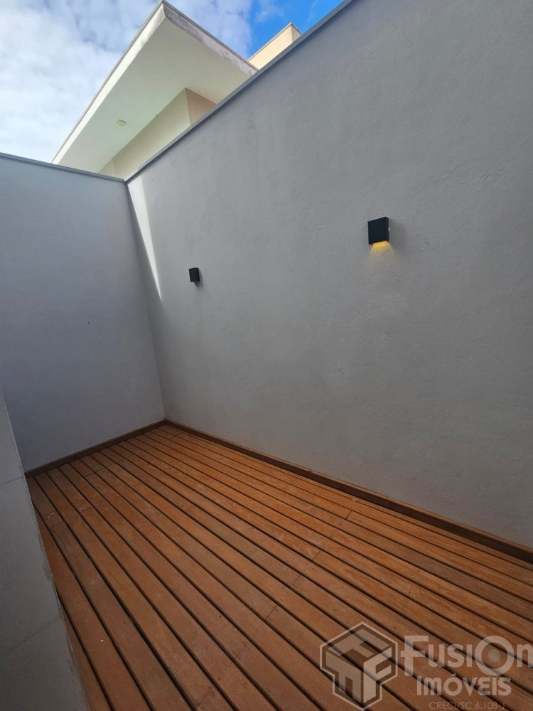 Sobrado Zimbros a 360 metros do mar