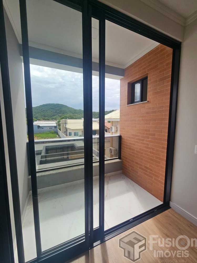 Sobrado Zimbros a 360 metros do mar