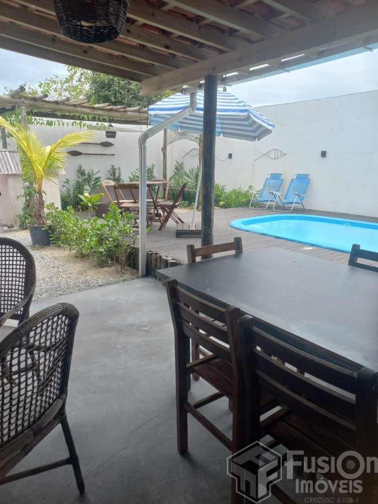 Casa Colonial 80m da Praia Zimbros